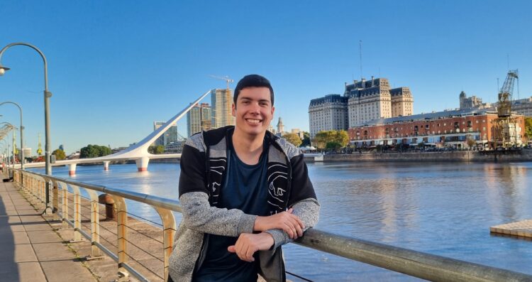 Buenos Aires sob o olhar do jornalista Emiliano Macedo: Entre desafios e descobertas com a nova realidade dos argentinos