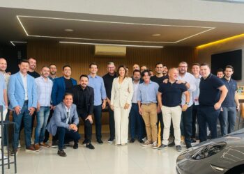 Empresários e Autoridades se Reúnem em Curitiba para Café de Negócios Estratégico