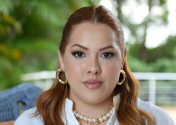 Sensitiva Jéssica “ A Mística Dos Famosos”