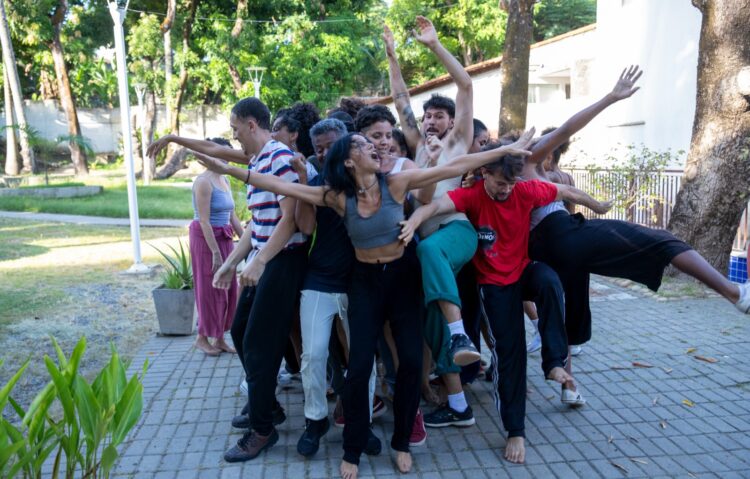Dança, poesia e trajeto: espetáculo “PONTILHADOS” celebra sua 10ª edição no Sítio Histórico de Olinda