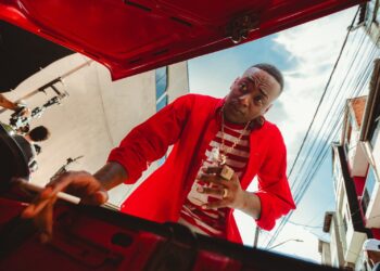 “Vizinhança do Bigode”: MC Negão Original estreia álbum visual com 14 faixas e cinco clipes inéditos; confira!