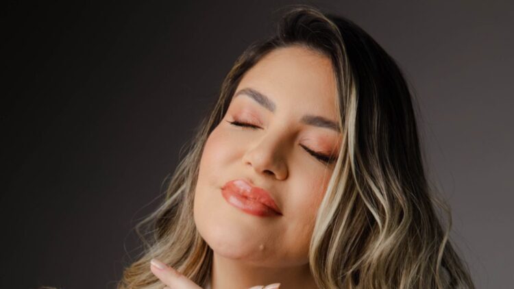 Lipoaspiração da Papada: Dra. Rayane Tindo destaca a inovação estética com segurança e naturalidade