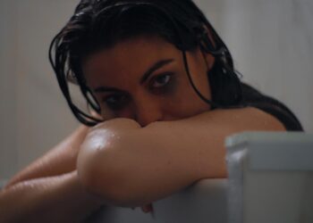 Sasha Prendes une forças com Chorona e relança “Stay”