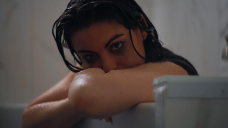 Sasha Prendes une forças com Chorona e relança “Stay”