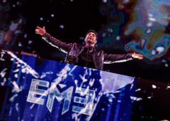 EME DJ estreia turnê “WHAT MOVES US” com megaprodução e recorde de público no Country Bulls 2025