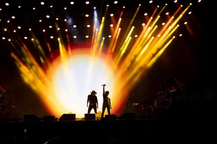 Chitãozinho e Xororó apresentam a nova turnê “ChX | Uma História de Sucesso” em Bauru neste sábado (02)