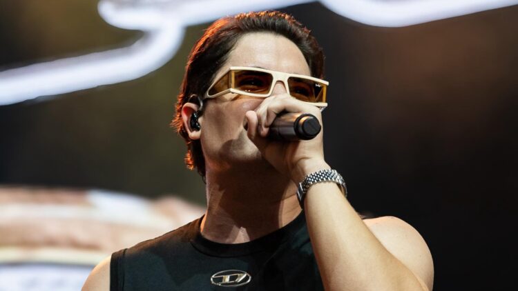 Eric Land encerra a primeira noite do Fortal 2025 com chave de ouro