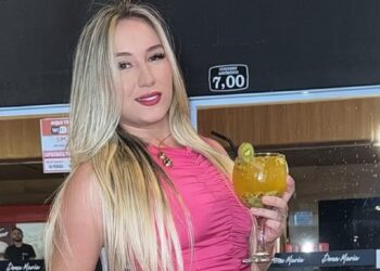 Ana Karollyne viraliza nas redes e conquista milhões com vídeos de humor