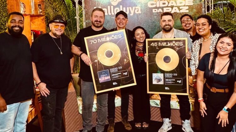 Rosa de Saron vence duas categorias no Catholic Music Awards e recebe dois discos de ouro