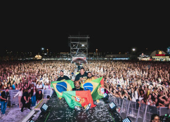 PAGODE INTERNACIONAL: Menos é Mais faz mais de 20 mil pessoas cantarem em coro na final da EXPOFACIC em Portugal