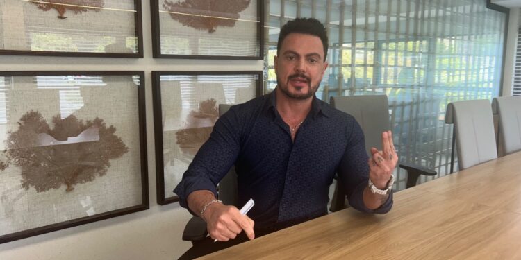 Geração Z muda a forma de consumo de informação e desafia a política a ser mais digital