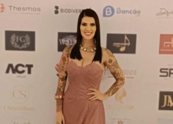 Thaís Rodrigues é homenageada no Fama Destaque Awards São Paulo 2025