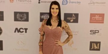 Thaís Rodrigues é homenageada no Fama Destaque Awards São Paulo 2025