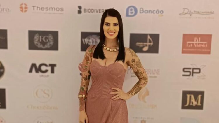 Thaís Rodrigues é homenageada no Fama Destaque Awards São Paulo 2025