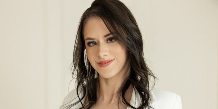 Iluska Carvalho, Focada Em Saúde Preventiva, Dá Um Salto Em Sua Trajetória Com A Inauguração Do Instituto Revita