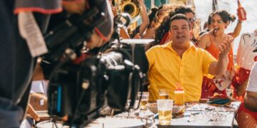 André Rio faz do frevo verbo, corpo e memória no clipe “E Tome Frevo!”