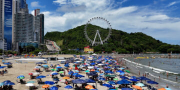 AgroPlay antecipa o clima do Carnaval com torneio esportivo e sunset na praia de Balneário Camboriú