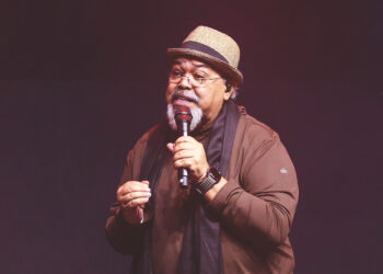 Jorge Aragão abre turnê nacional com a “Feijoada de Jorge” no Varanda Estaiada