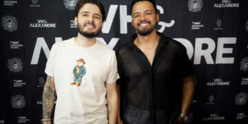 VH e Alexandre gravam audiovisual “Ouve Aí” no Espaço Vinny BBQ, em Goiânia