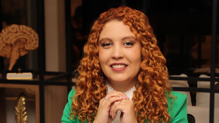 Da UTI ao consultório: A trajetória de Camila Nunes na hipnoterapia clínica