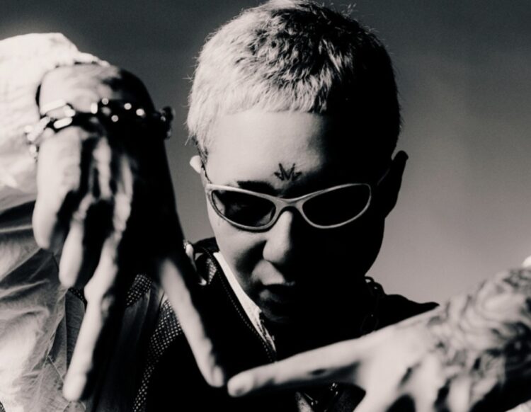 Massaru lança “Um Pouco Pensativo” com tarisiix; confira!